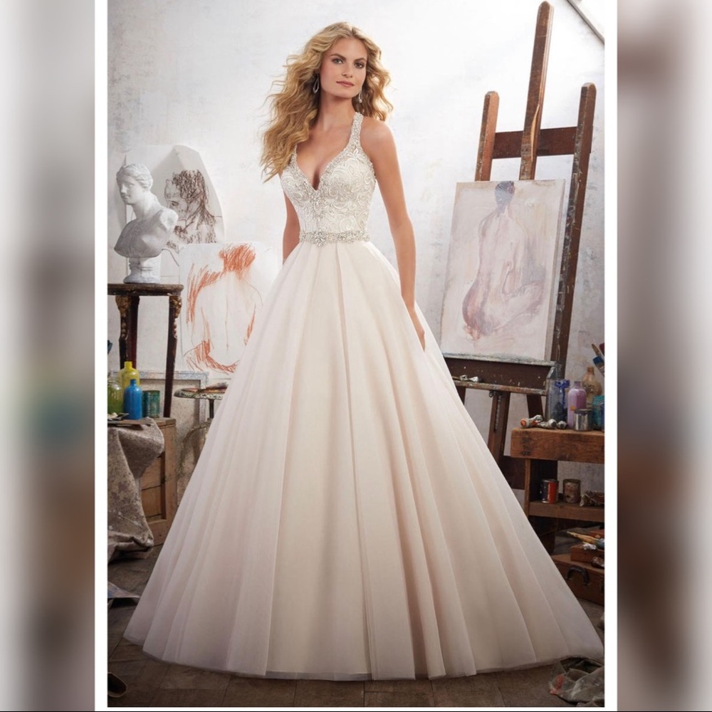 Moro Lee wedding dress